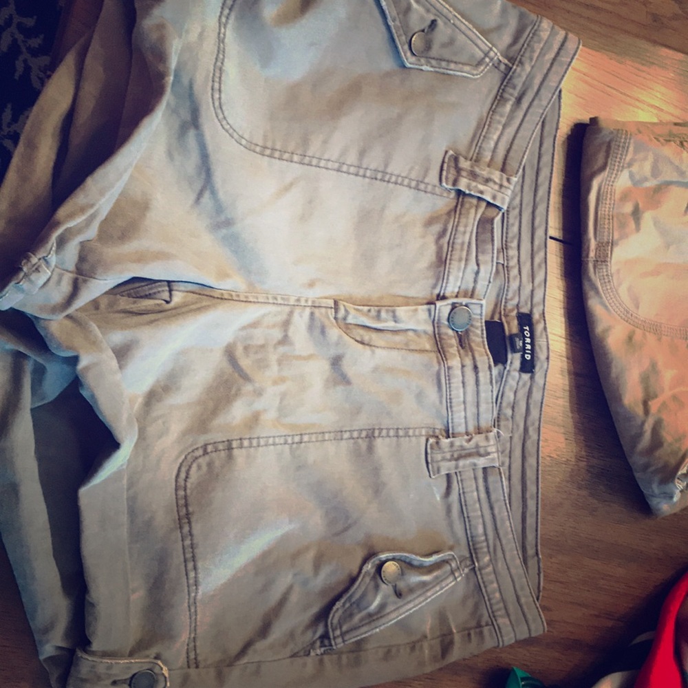 Torrid olive green Shorts size 16